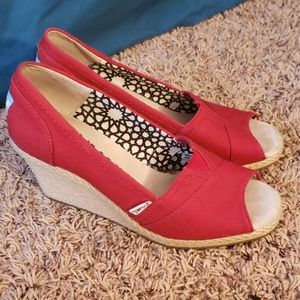 Red wedge 9W Toms